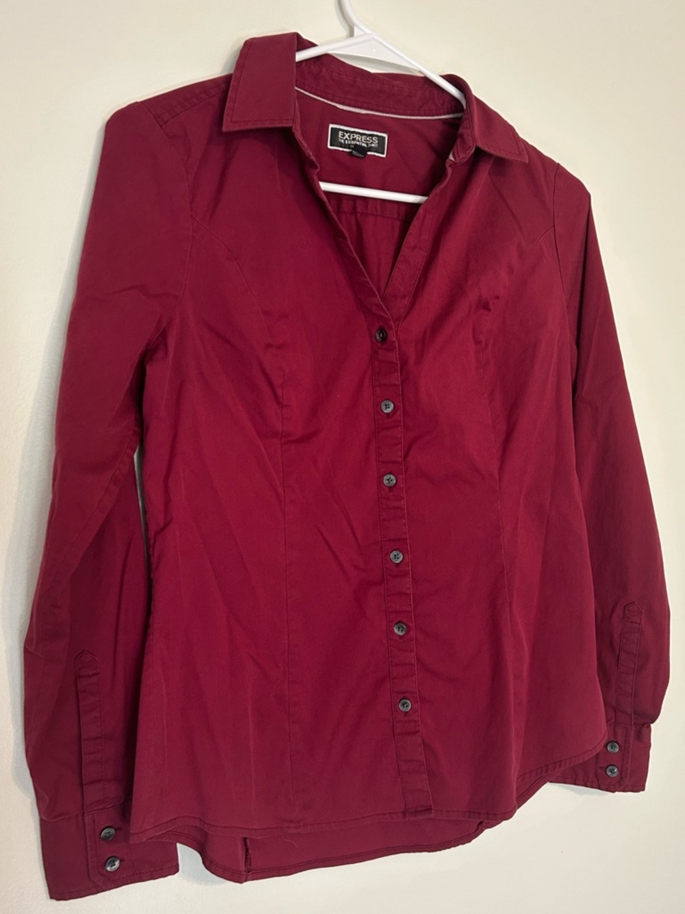 Express Essential Shirt Original Small Button-Front Shirt in Deep Wine